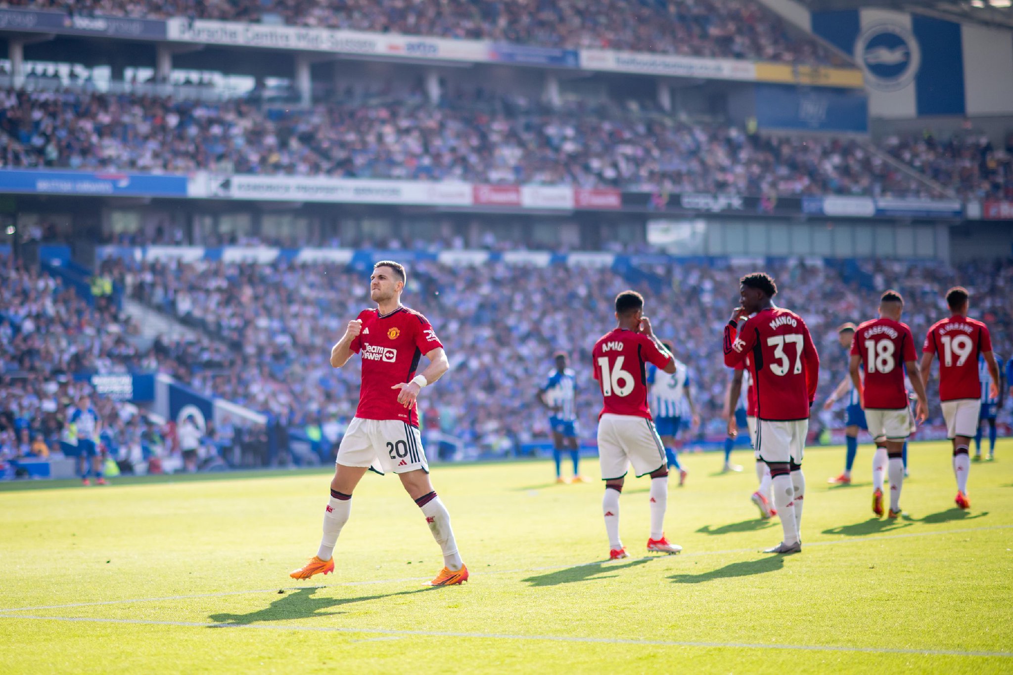 场上形成了 场上形成了