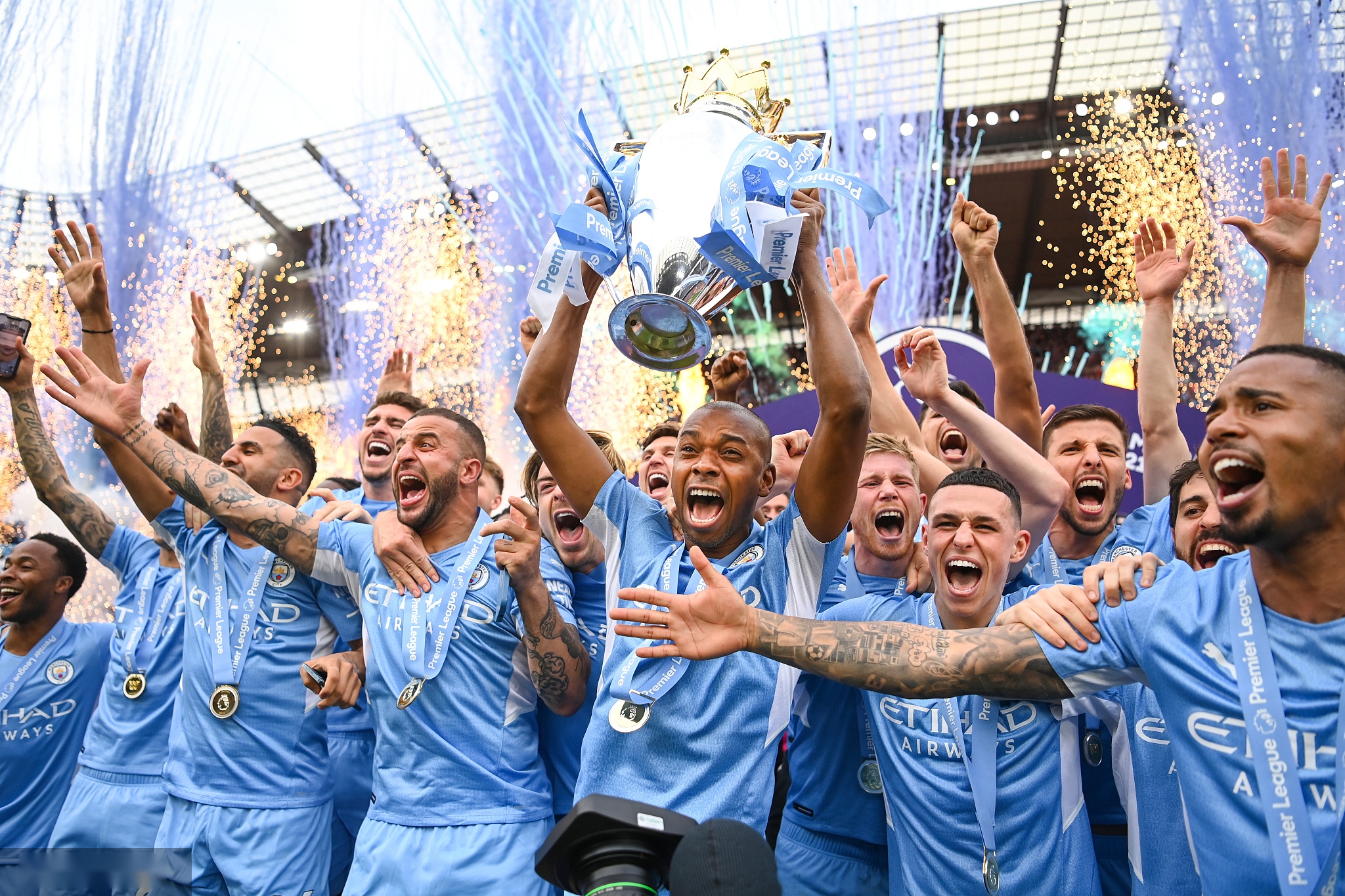 显得训练有 显得训练有